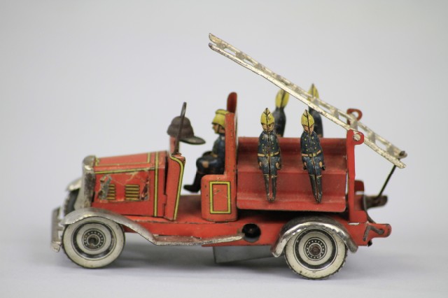 FIRE LADDER TRUCK PENNY TOY Germany 17a0fb