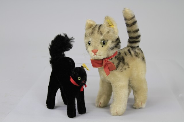 TWO GLASS EYE STEIFF CATS Includes 17a141