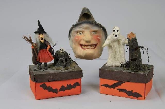 TWO VINTAGE HALLOWEEN SURPRISE 17a139