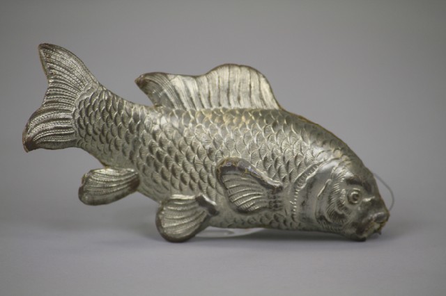 LARGE DRESDEN SILVER FISH Germany 17a154