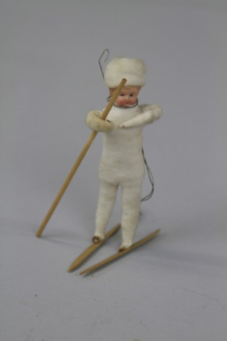 CHILD ON SKIS Early pressed spun 17a14c