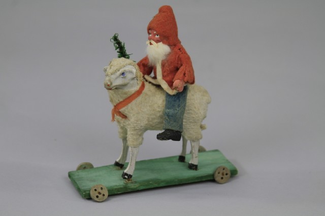 SANTA ON LAMB PLATFORM PULL TOY 17a16b