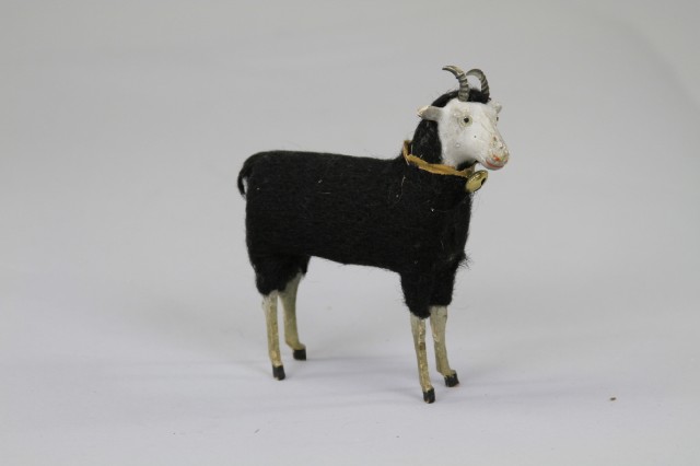 RAM ORNAMENT Large black woolly 17a182
