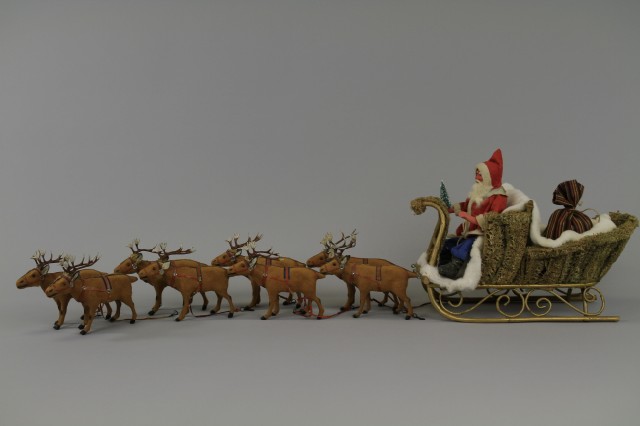 LARGE LICHEN MOSS SLEIGH WITH SANTA