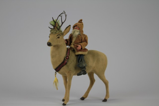 SANTA RIDING REINDEER CANDY CONTAINER 17a1ef