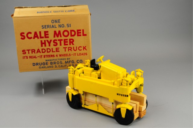 BOXED HYSTER STRADDLE TRUCK Druge 17a349