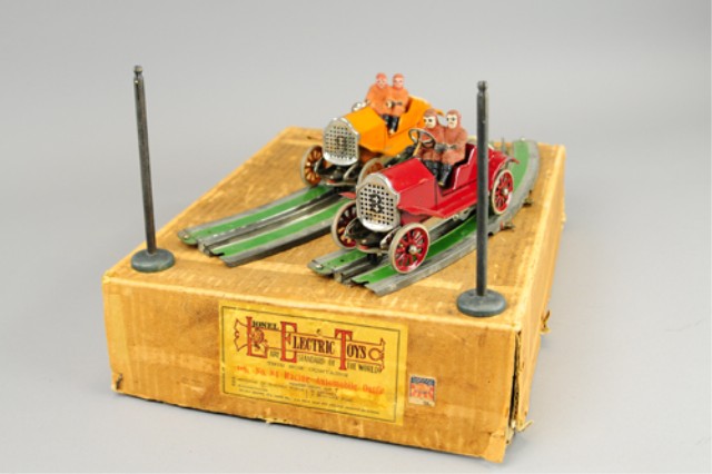 LIONEL NO. 84 BOXED RACING AUTOMOBILE