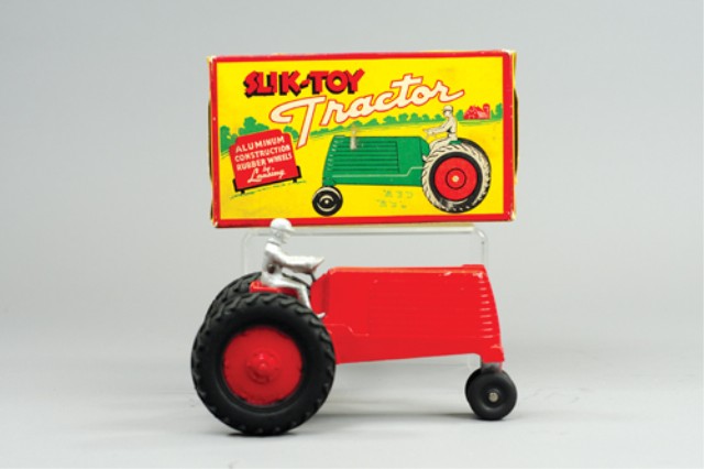 SLIK TOY BOXED TRACTOR Another 17a3f7