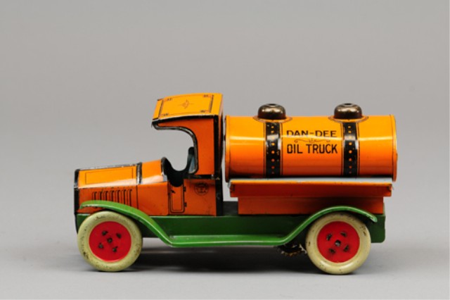 CHEIN DAN-DEE OIL TRUCKS C. 1930s lithographed