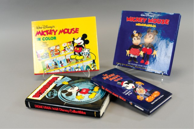 GROUPING OF DISNEY REFERENCE BOOKS 17a485