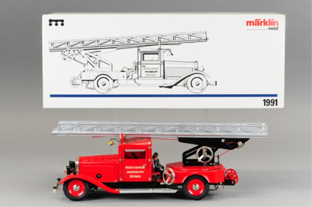 MARKLIN BOXED FIRE LADDER TRUCK Contemporary