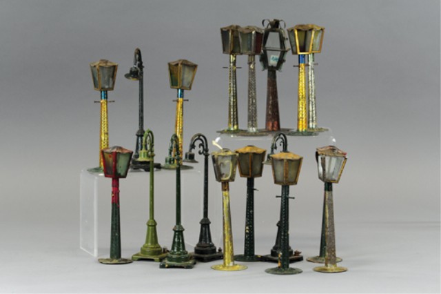 LOT OF EARLY TIN LAMPS Attributed