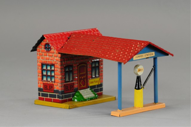 B.P. PENNY TOY GAS STATION Germany lithographed