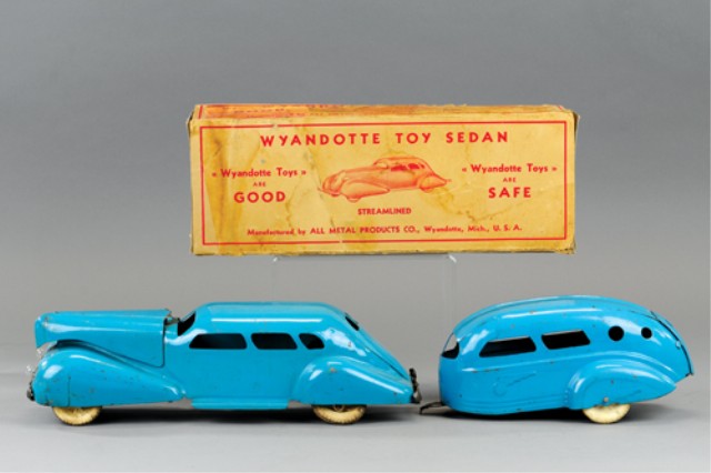 WYANDOTTE STREAMLINED SEDAN WITH TRAILER