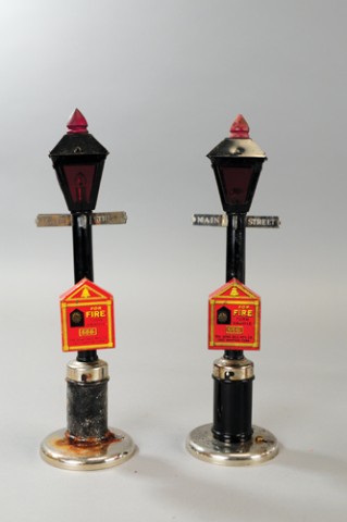 LOT OF TWO MAIN ST FIRE BELL LAMPS 17a542