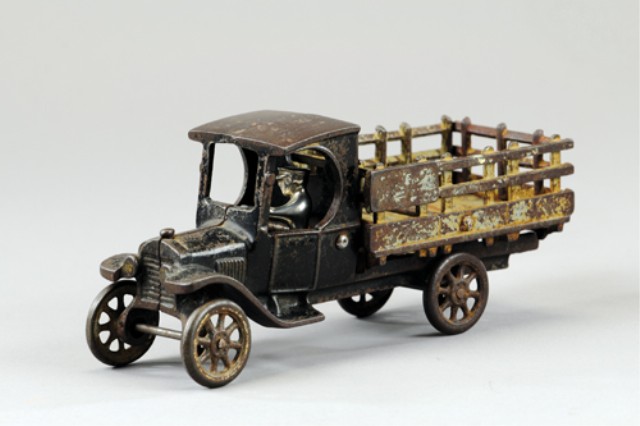 ARCADE MODEL T STAKE TRUCK Cast 17a580