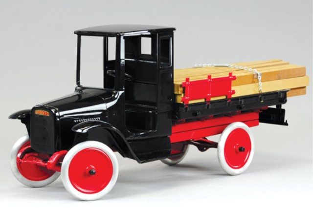 BUDDY 'L' LUMBER TRUCK C. 1926