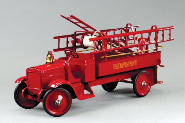 STEELCRAFT FIRE LADDER TRUCK C. 1927