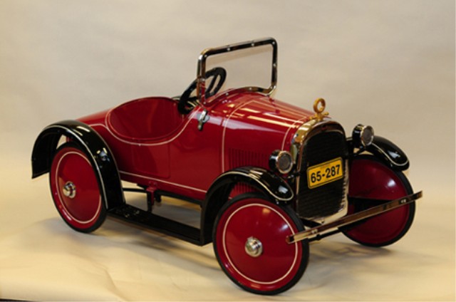 STEELCRAFT JEWETT PEDAL CAR Pressed