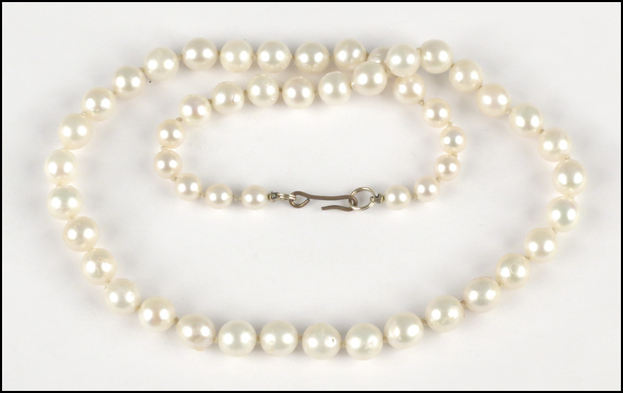 GRADUATED CULTURED PEARL NECKLACE  177fd6