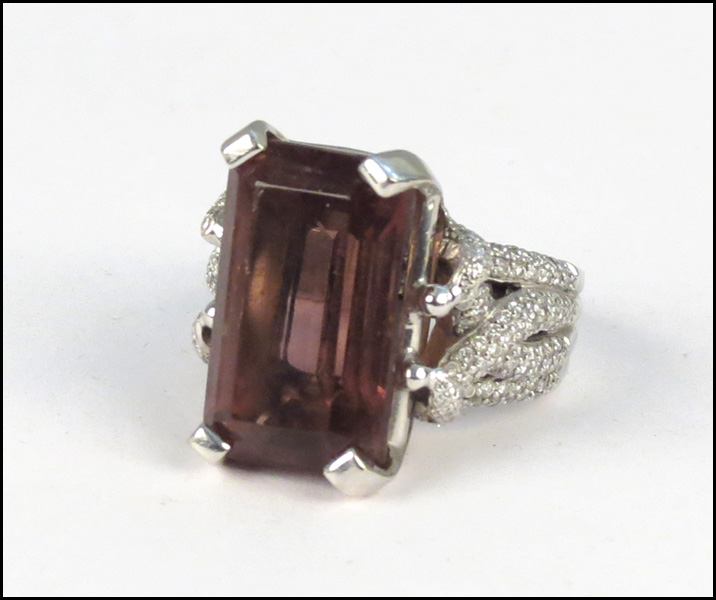 18 KARAT WHITE GOLD TOURMALINE 177fde