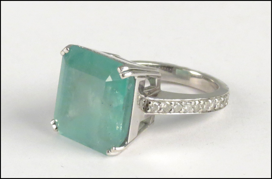 WHITE GOLD COLOMBIAN EMERALD AND 177fed