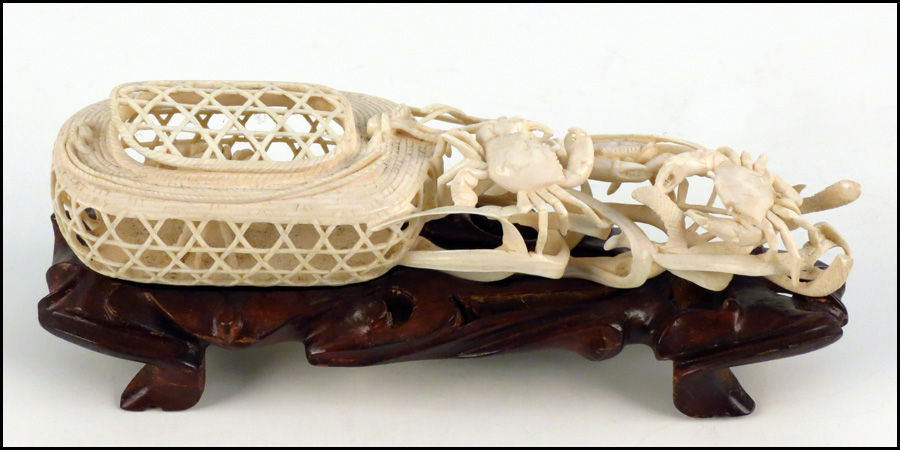 JAPNESE CARVED IVORY FIGURE OF A CRAB