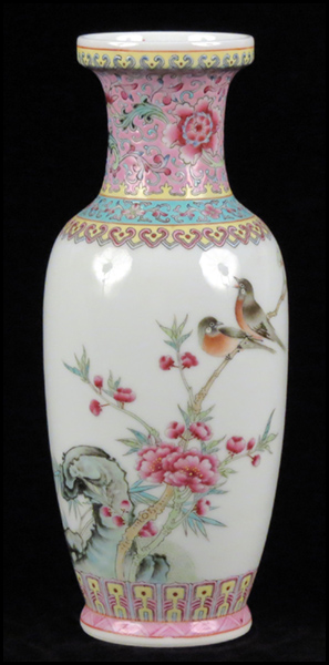 CHINESE PORCELAIN VASE 19th century 1780d3