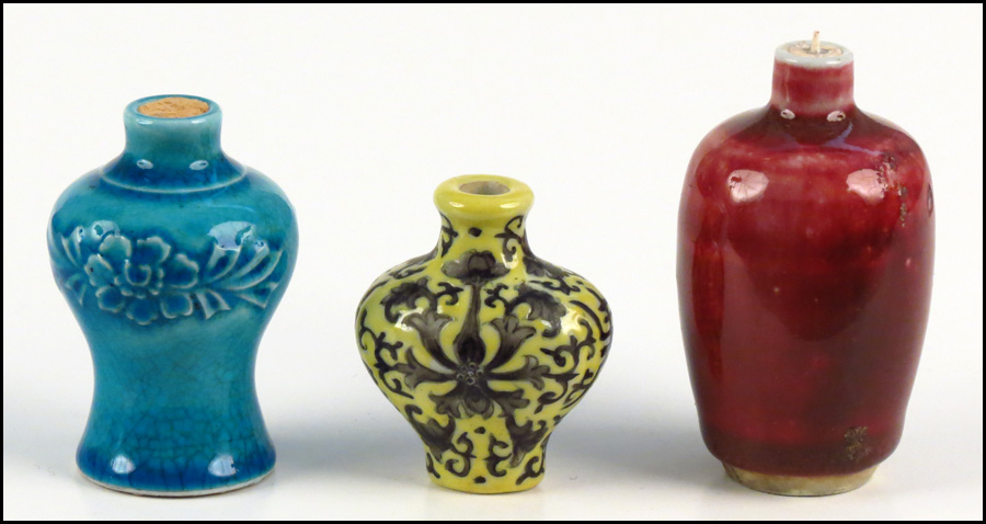 THREE SNUFF BOTTLES Provenance  1780df