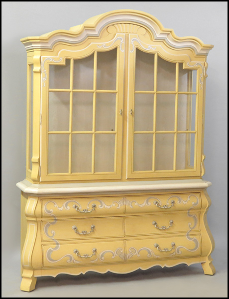 DREXEL FRENCH PROVINCIAL STYLE CABINET.