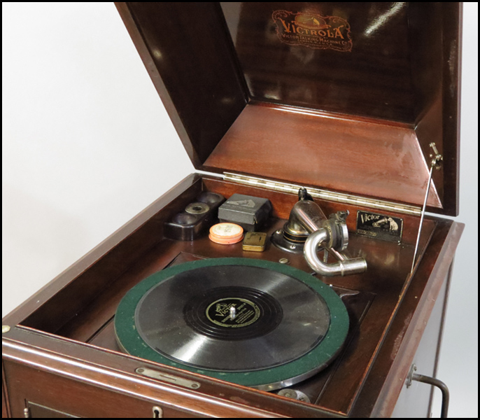 UPRIGHT MAHOGANY VICTROLA. H:44 Condition: