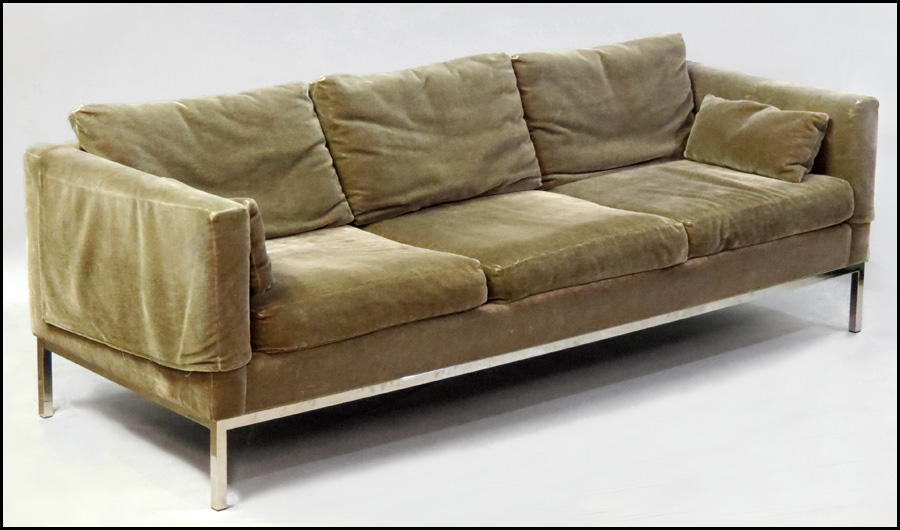 CONTEMPORARY PLUSH UPHOLSTERED