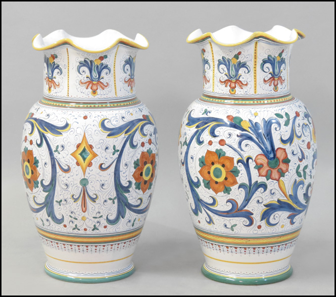 PAIR OF CAMA DERUTA PAINTED CERAMIC 178312