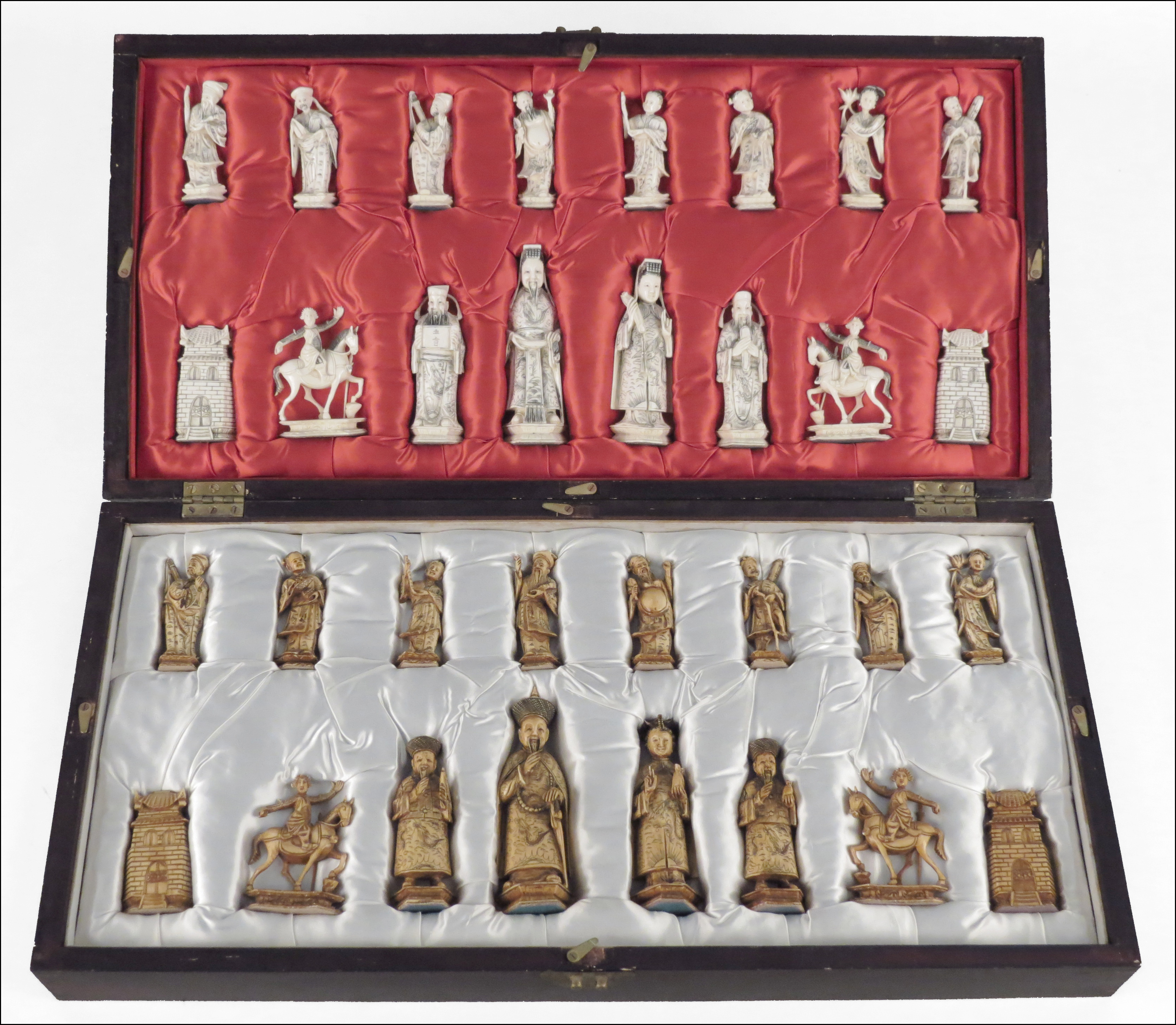 CHINESE CARVED IVORY CHESS SET. Contained