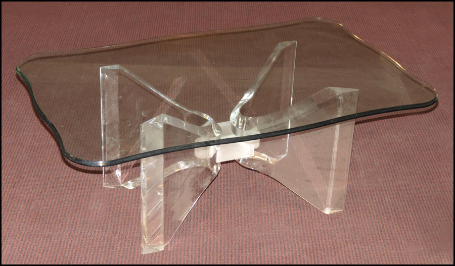 LUCITE AND GLASS COCKTAIL TABLE  1785fd