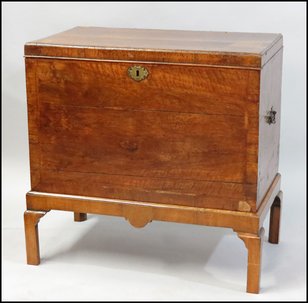 MAHOGANY VENEER BLANKET CHEST ON 178635