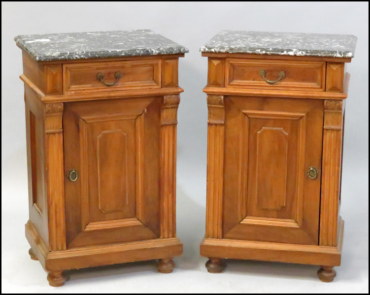 PAIR OF CARVED OAK NIGHTSTANDS  17865e