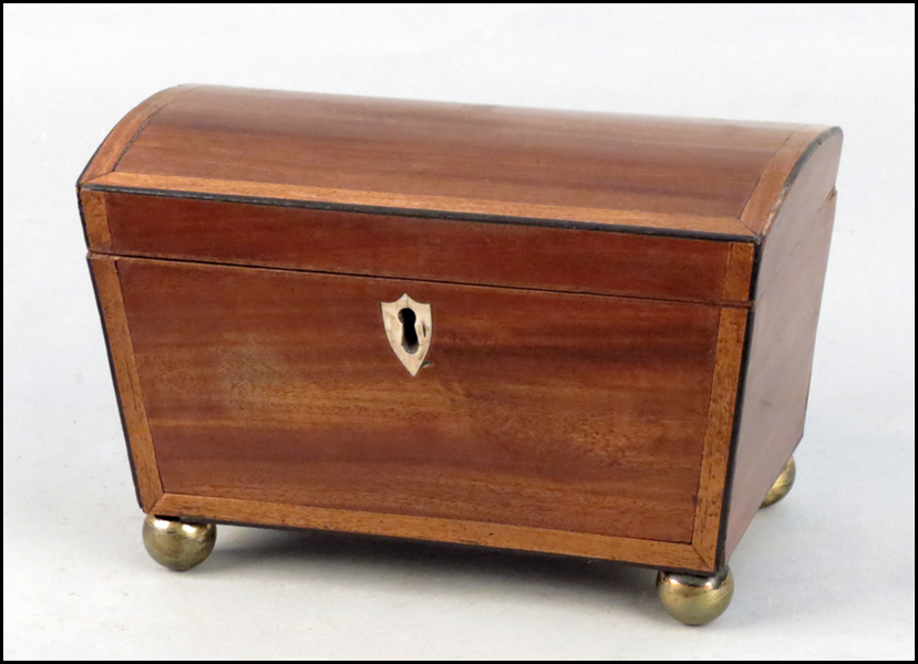 ENGLISH MAHOGANY TEA CADDY Raised 17871b