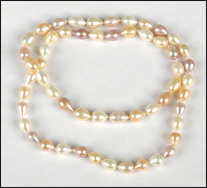 CULTURED MULTI-COLORED PEARL NECKLACE.