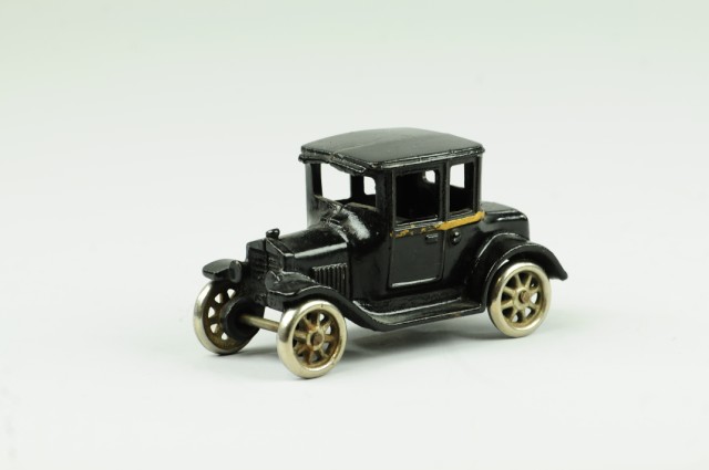 ARCADE SMALL MODEL 'T' COUPE Cast