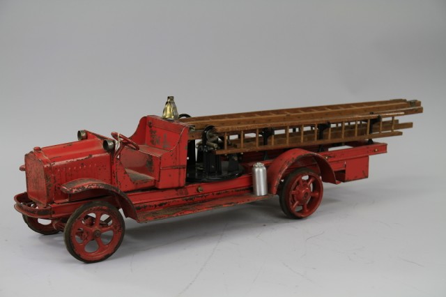 KELMET AERIAL FIRE TRUCK Pressed 17898f
