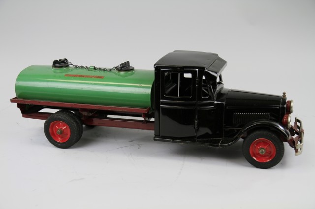 BUDDY L JUNIOR LINE OIL TANK TRUCK