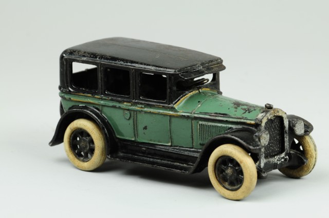 1927 BUICK SEDAN Arcade done in green