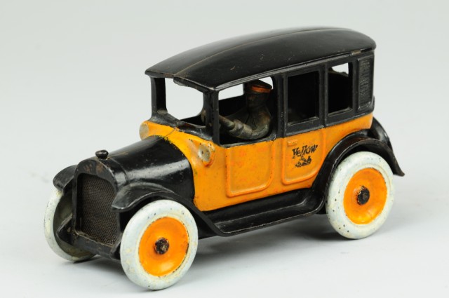 ARCADE YELLOW CAB Cast iron painted