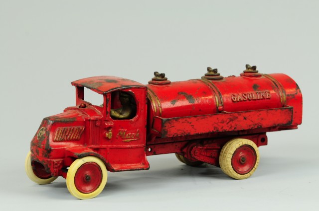 ARCADE MACK LUBRITE GASOLINE TRUCK