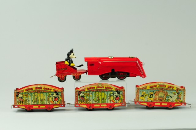 MICKEY MOUSE CIRCUS TRAIN Lionel