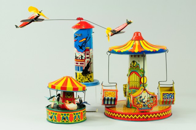 MERRY GO ROUNDS AND SKY HAWK Lithographed 178aaf