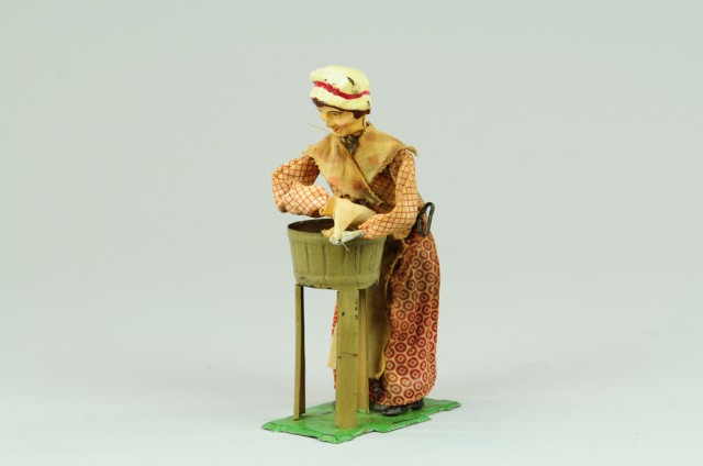 MARTIN WASHING WOMAN TOY Hand painted