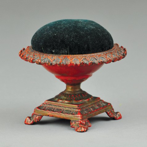 CAST IRON DECORATIVE PIN CUSHION 178e8f