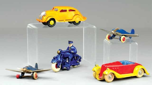 CAST IRON TOYS AND AIRFLOW VEHICLE